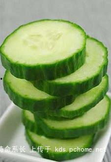 女孩子说吃瓜什么意思,揭秘“吃瓜”女孩们的社交密码